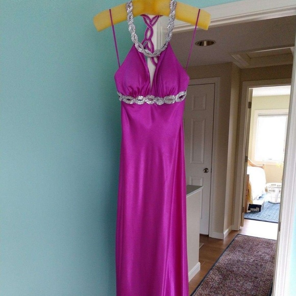 Faviana Couture Gown for Prom/Gala/Formal - Picture 2 of 6